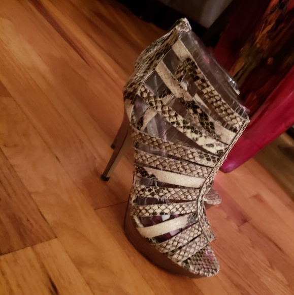 STEVE MADDEN~Nusance Natural Snake. Authentic - Picture 3 of 12